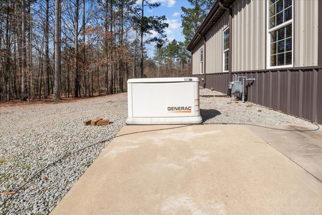 1028 Walton Rd, Scotts Hill, TN 38374