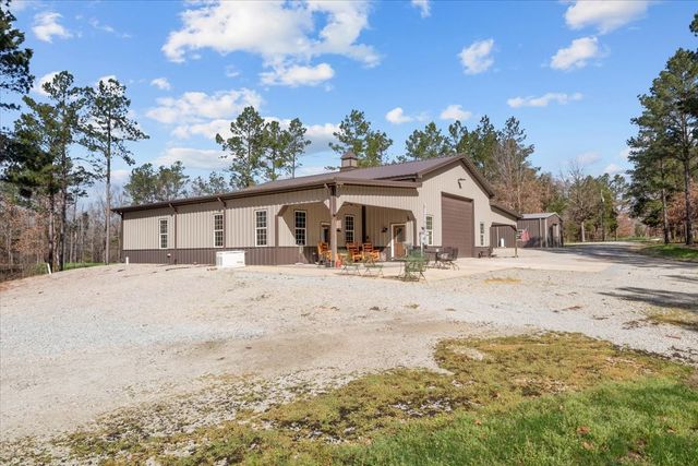 1028 Walton Rd, Scotts Hill, TN 38374