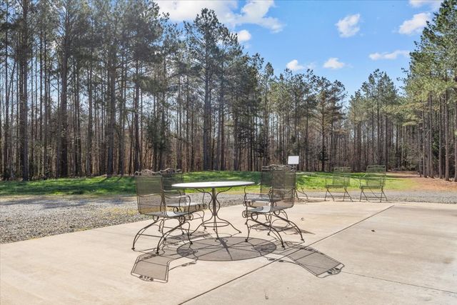 1028 Walton Rd, Scotts Hill, TN 38374