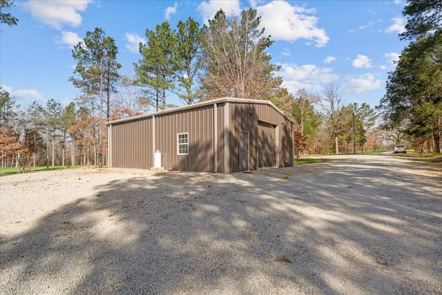 1028 Walton Rd, Scotts Hill, TN 38374