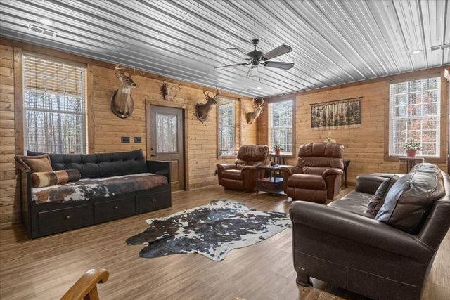 1028 Walton Rd, Scotts Hill, TN 38374