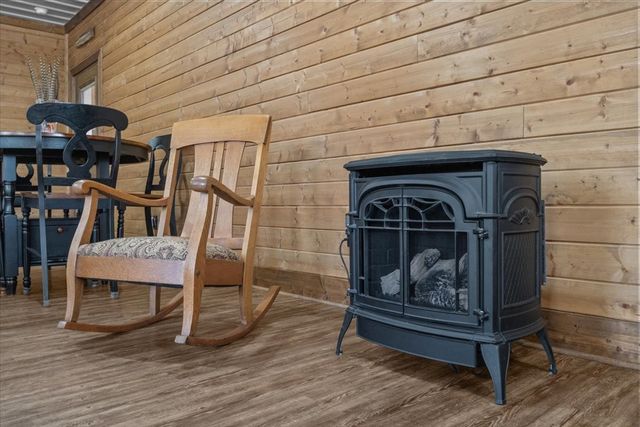 1028 Walton Rd, Scotts Hill, TN 38374