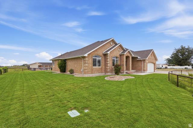 6643 W 5900 S, Hooper, UT 84315