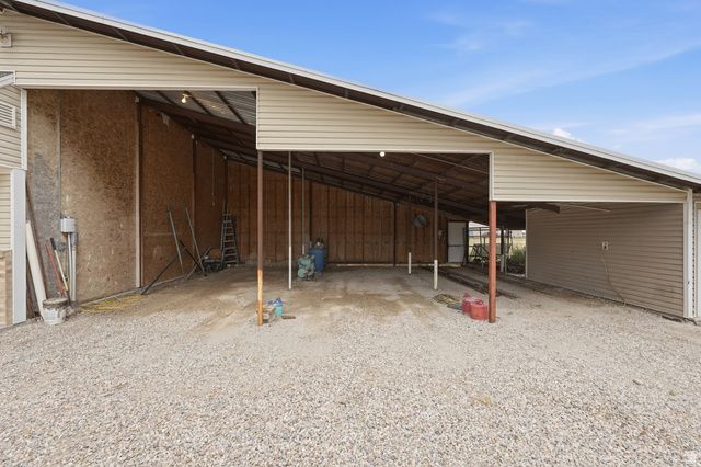 6643 W 5900 S, Hooper, UT 84315