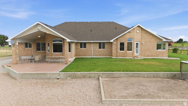 6643 W 5900 S, Hooper, UT 84315