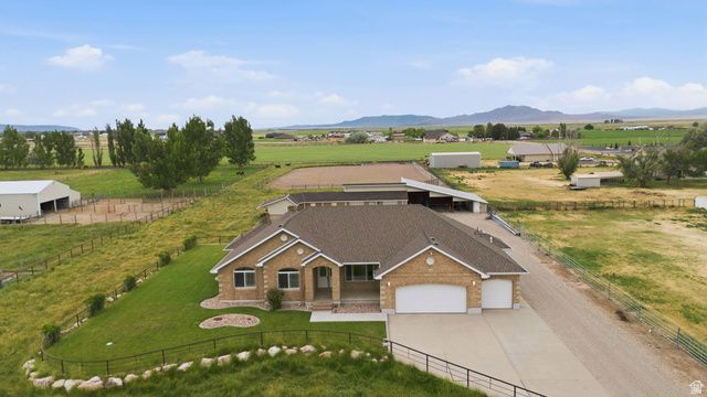 6643 W 5900 S, Hooper, UT 84315