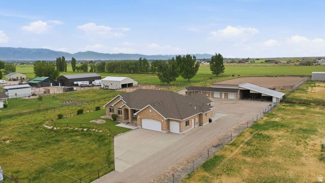 6643 W 5900 S, Hooper, UT 84315