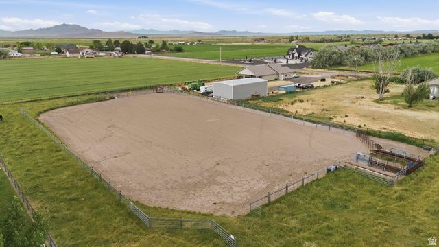 6643 W 5900 S, Hooper, UT 84315