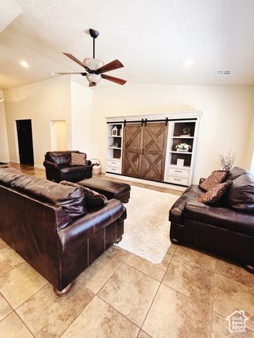 3853 MITCHELL DR, Santa Clara, UT 84765