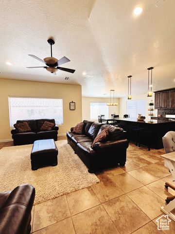 3853 MITCHELL DR, Santa Clara, UT 84765