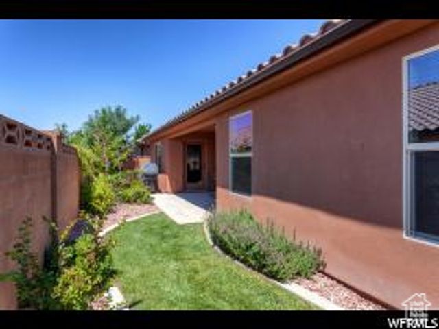 3853 MITCHELL DR, Santa Clara, UT 84765