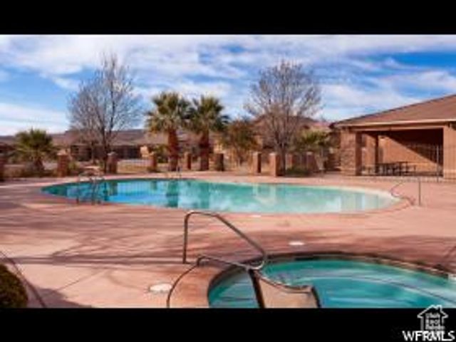 3853 MITCHELL DR, Santa Clara, UT 84765