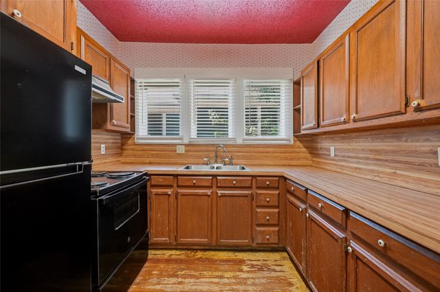 529 E Woodard Street, Denison, TX 75021