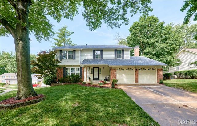 1730 Woodmore Oaks Drive, Manchester, MO 63021