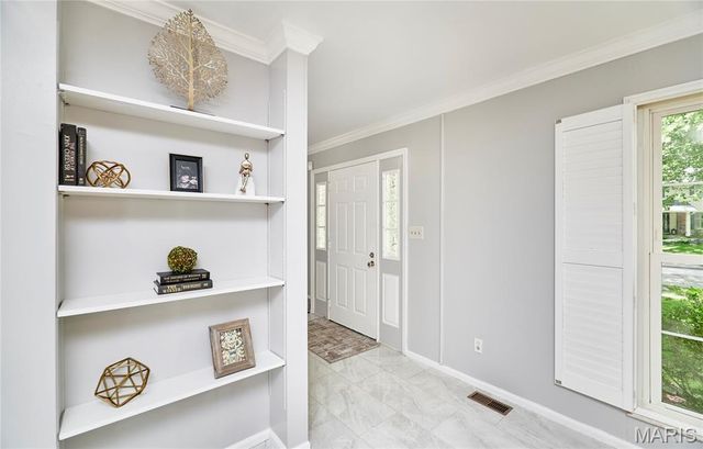1730 Woodmore Oaks Drive, Manchester, MO 63021