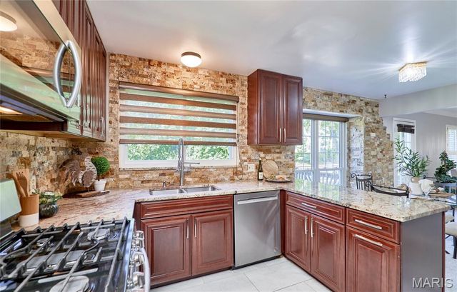 1730 Woodmore Oaks Drive, Manchester, MO 63021