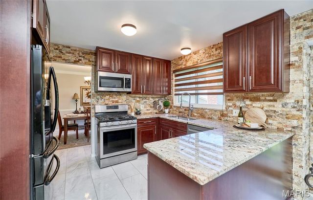 1730 Woodmore Oaks Drive, Manchester, MO 63021