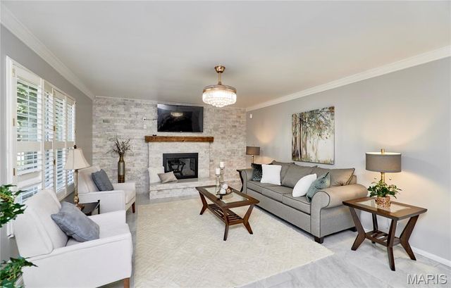 1730 Woodmore Oaks Drive, Manchester, MO 63021
