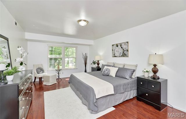 1730 Woodmore Oaks Drive, Manchester, MO 63021