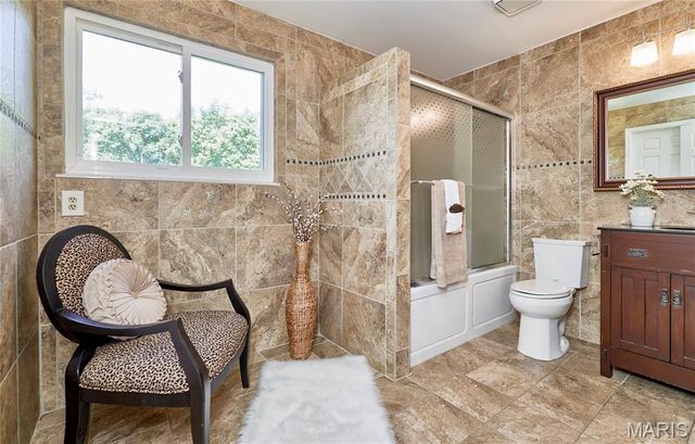 1730 Woodmore Oaks Drive, Manchester, MO 63021