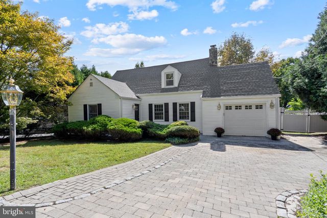 75 HART AVE, Hopewell, NJ 08525