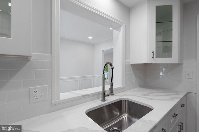 75 HART AVE, Hopewell, NJ 08525