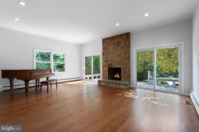 75 HART AVE, Hopewell, NJ 08525