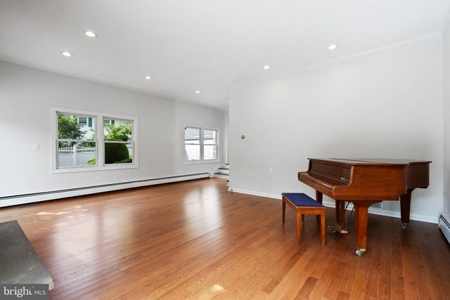 75 HART AVE, Hopewell, NJ 08525