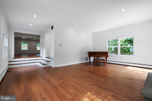 75 HART AVE, Hopewell, NJ 08525