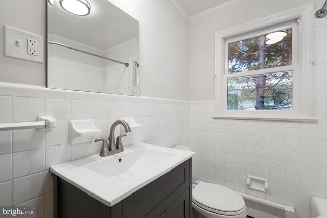 75 HART AVE, Hopewell, NJ 08525