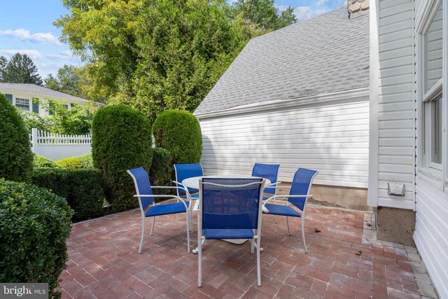 75 HART AVE, Hopewell, NJ 08525