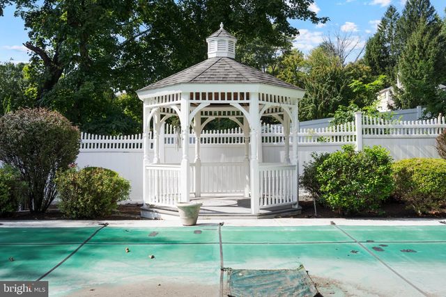 75 HART AVE, Hopewell, NJ 08525