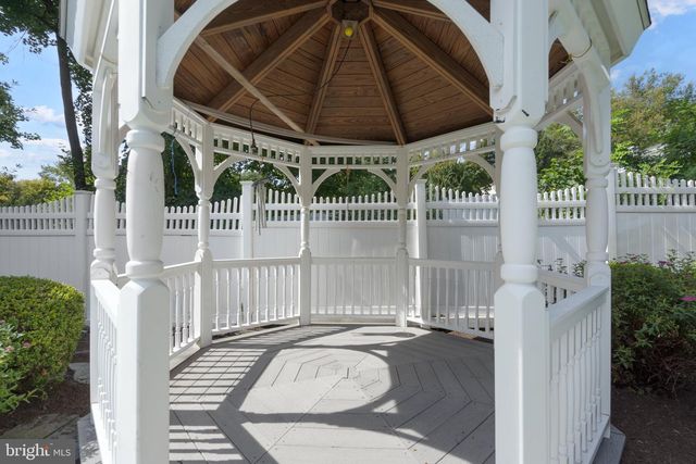 75 HART AVE, Hopewell, NJ 08525