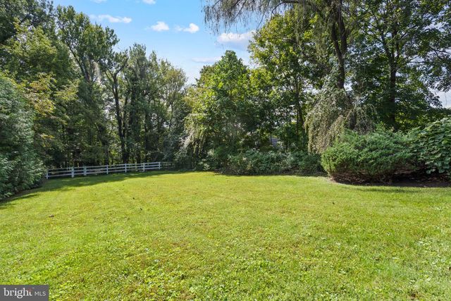 75 HART AVE, Hopewell, NJ 08525
