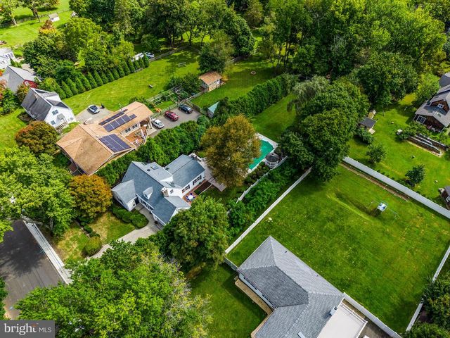 75 HART AVE, Hopewell, NJ 08525