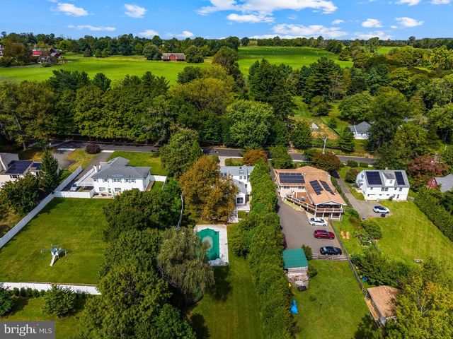 75 HART AVE, Hopewell, NJ 08525