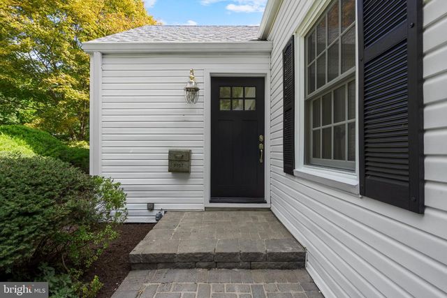 75 HART AVE, Hopewell, NJ 08525