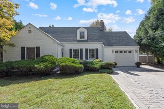 75 HART AVE, Hopewell, NJ 08525