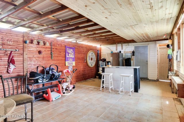 1012 Juleau Champagne Road, Breaux Bridge, LA 70517