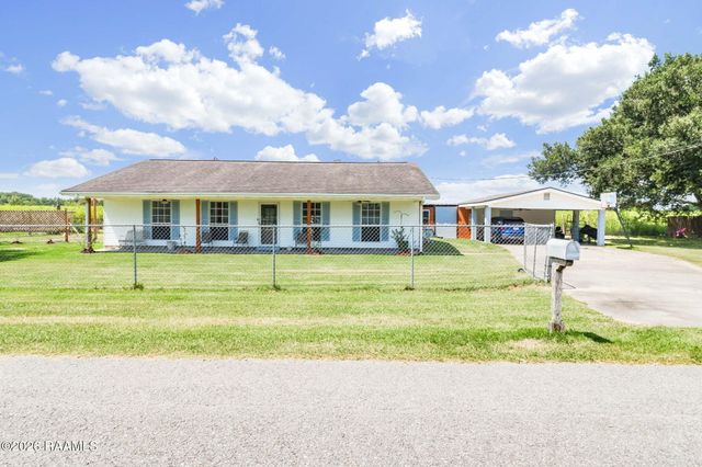 1012 Juleau Champagne Road, Breaux Bridge, LA 70517