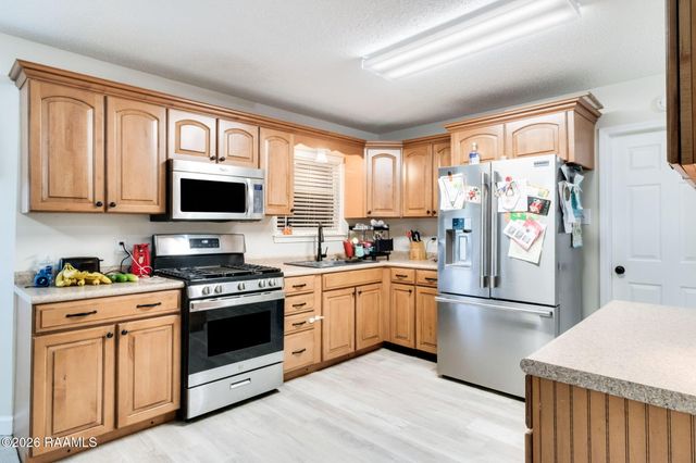 1012 Juleau Champagne Road, Breaux Bridge, LA 70517