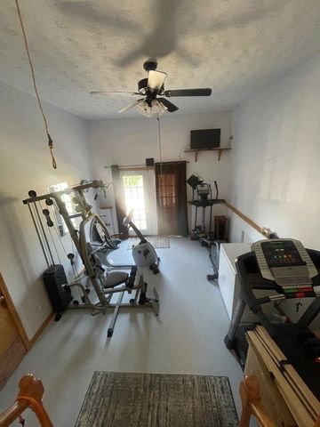268 Doss Hill Road, Barboursville, WV 25504
