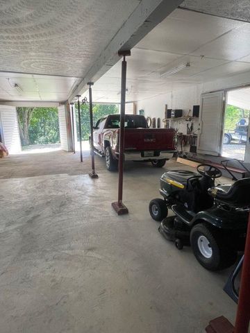 268 Doss Hill Road, Barboursville, WV 25504