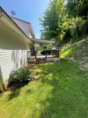 268 Doss Hill Road, Barboursville, WV 25504