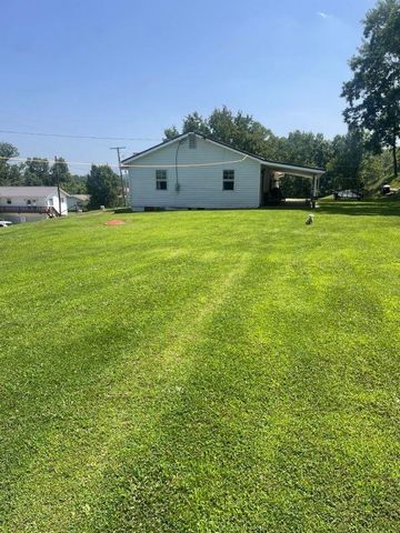 268 Doss Hill Road, Barboursville, WV 25504