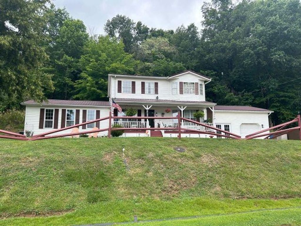 268 Doss Hill Road, Barboursville, WV 25504