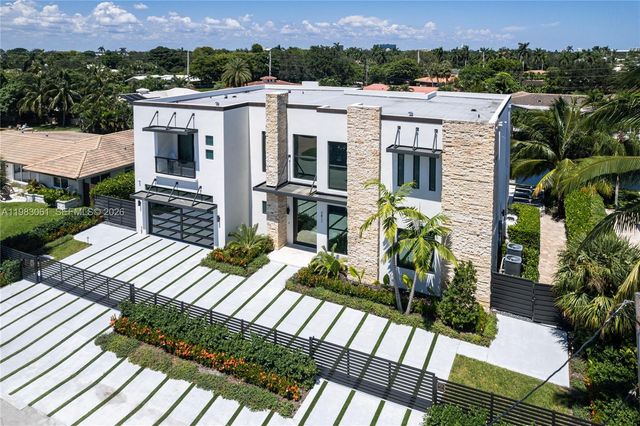 2817 NE 35th St, Fort Lauderdale, FL 33306