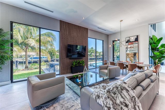 2817 NE 35th St, Fort Lauderdale, FL 33306
