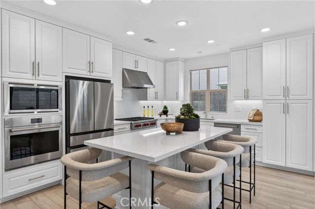 155 Somera, Irvine, CA 92602