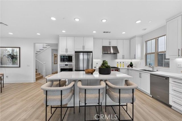 155 Somera, Irvine, CA 92602